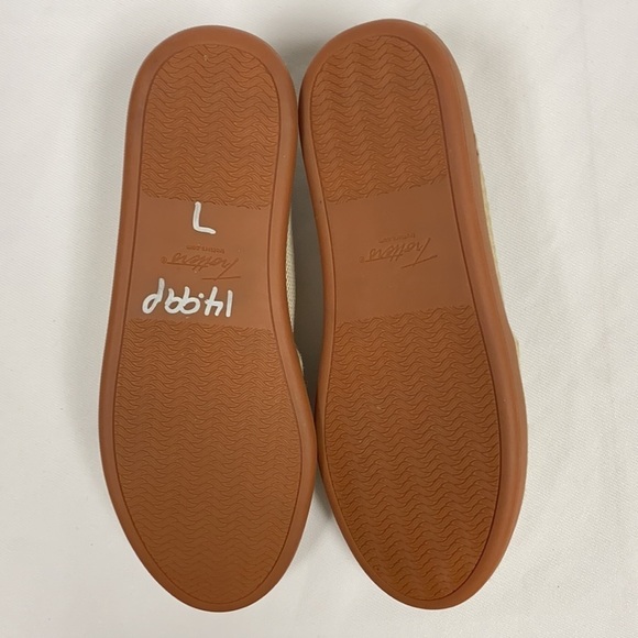 Trotters Tan Flats - Picture 4 of 4